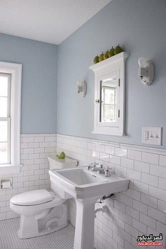 white ceramin bathroom wall