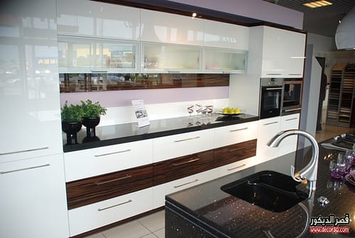 white-acrylic kitchens
